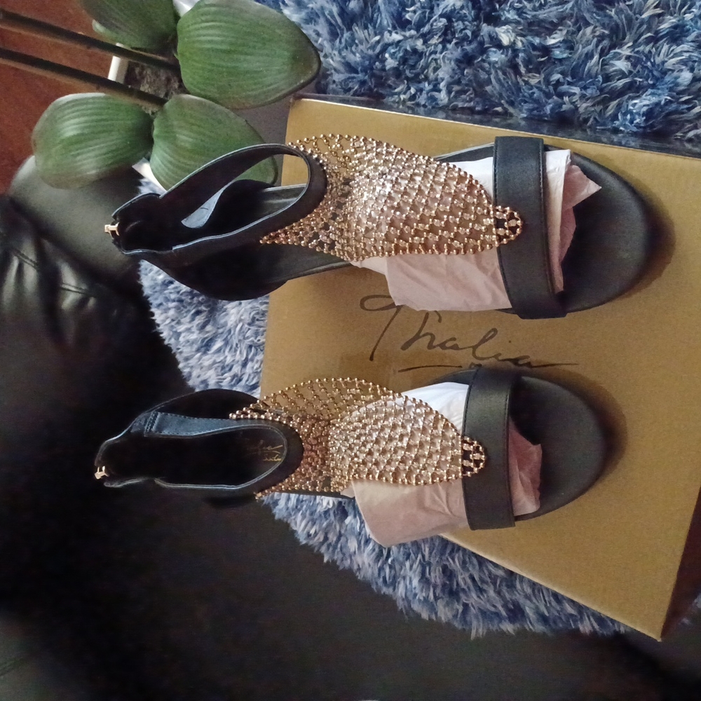Women shoes - Picture 2 of 5